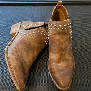 Madden Girl - distressed Booties